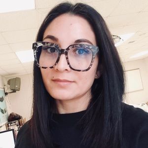 Meet your Posher, Dana